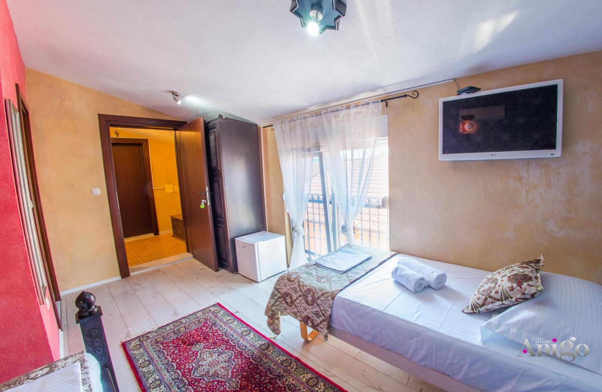 Apartments And Rooms Villa Sulejman Мостар Екстериор снимка
