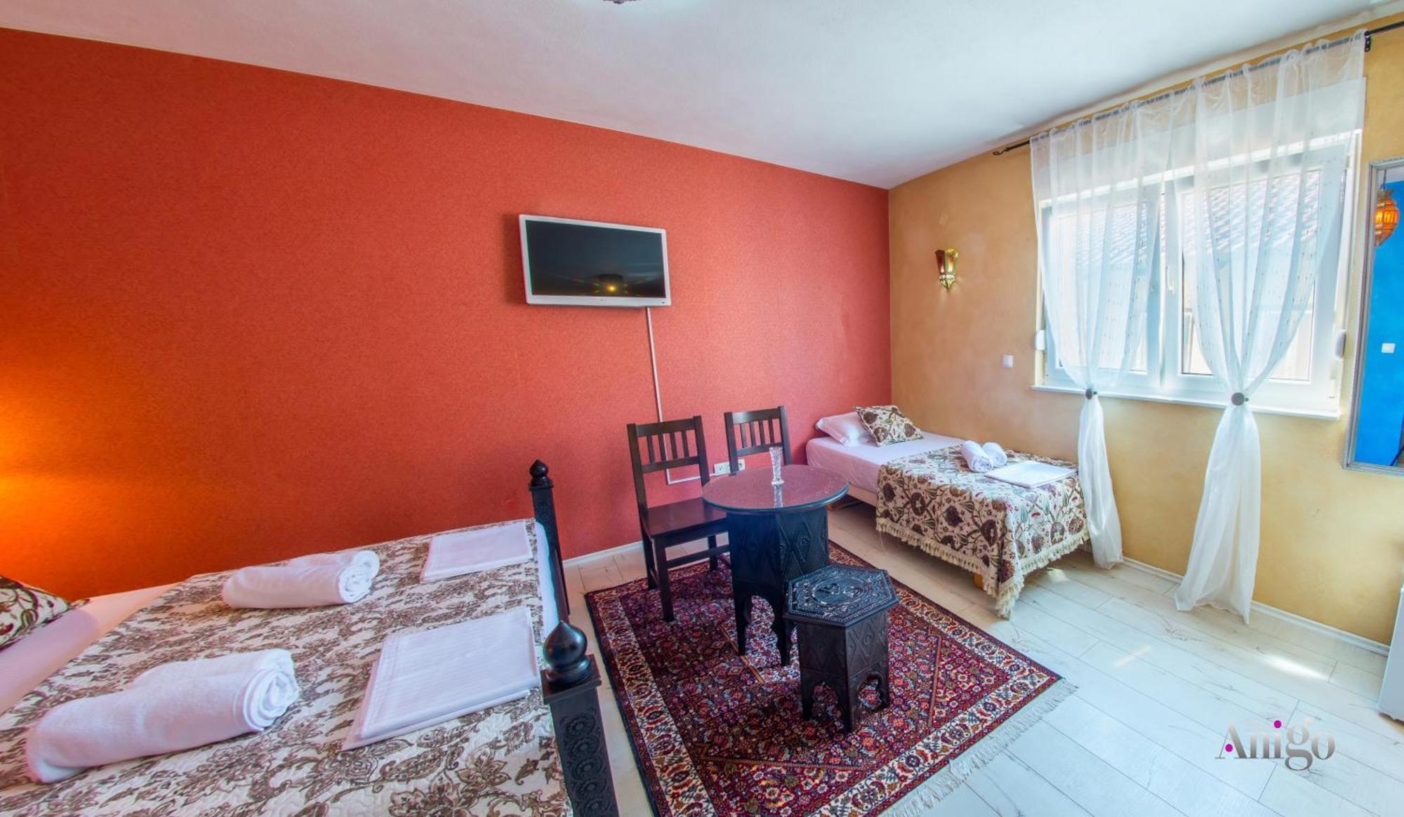 Apartments And Rooms Villa Sulejman Мостар Екстериор снимка