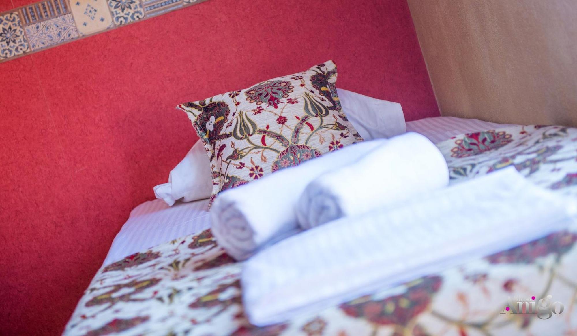 Apartments And Rooms Villa Sulejman Мостар Екстериор снимка